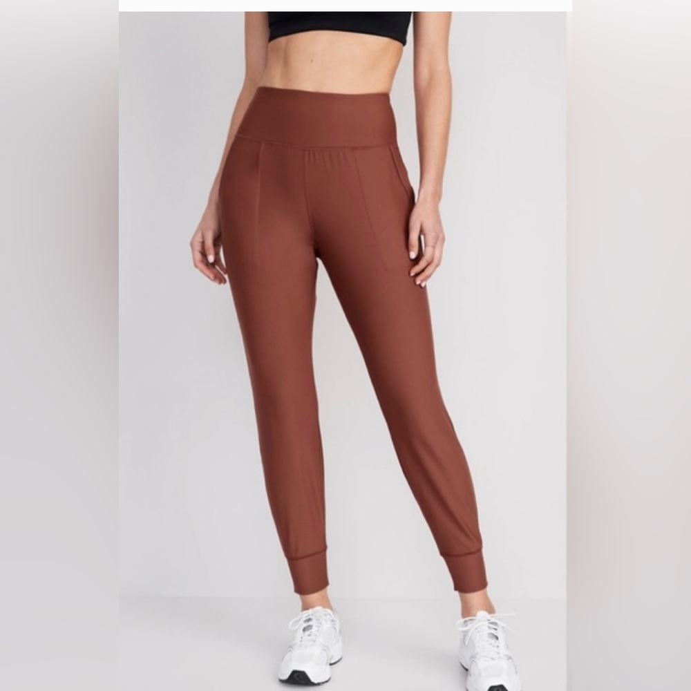 Old Navy Women’s Powersoft Joggers